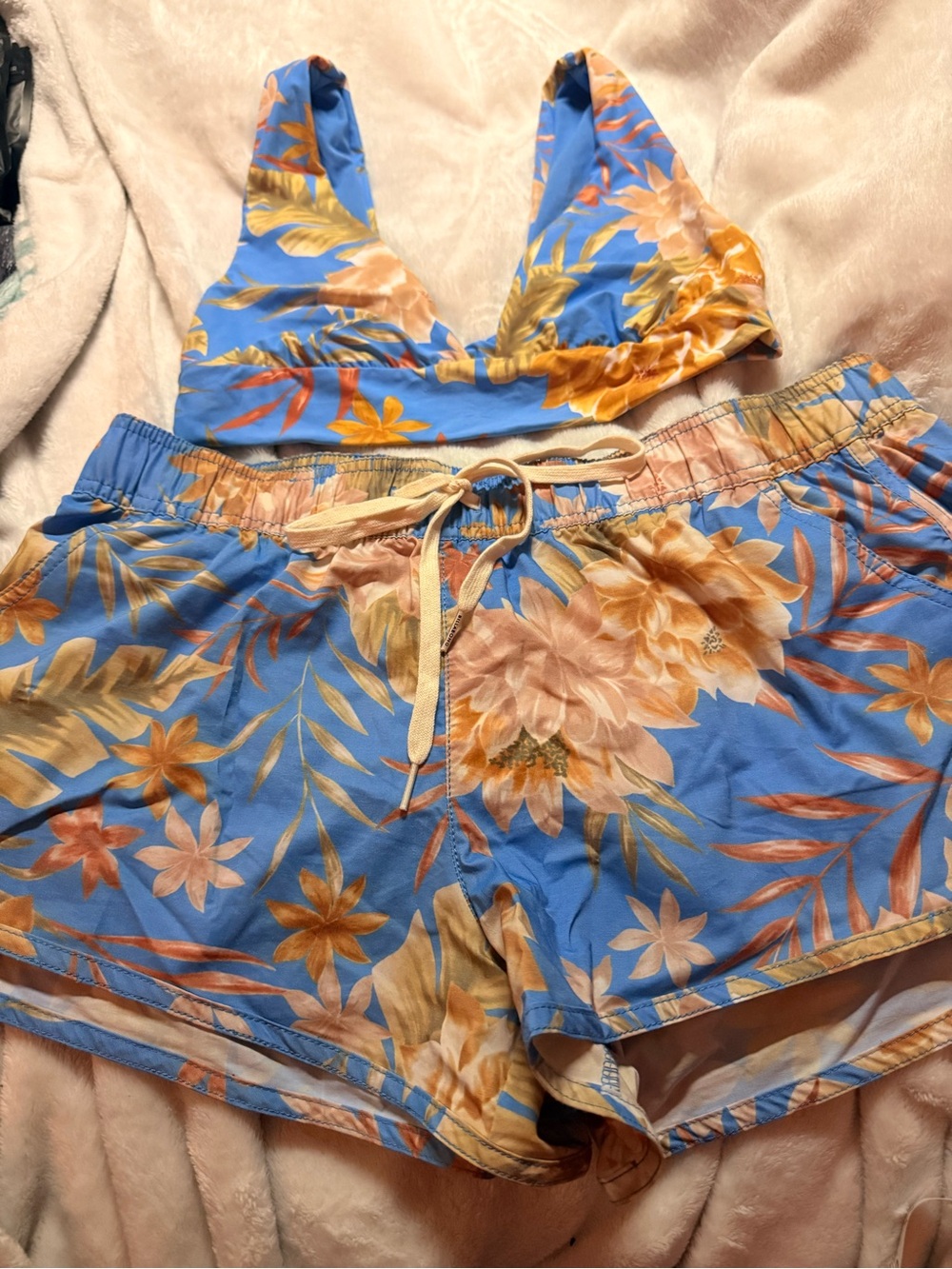 Women's BillabingBlue Floral Drawstring Lounge Shorts and bralette top sz xl